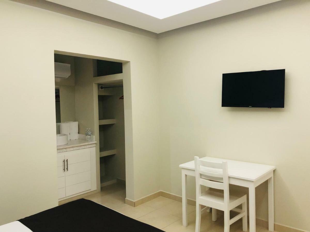 Hotel Victoria Ciudad Constitución Екстериор снимка